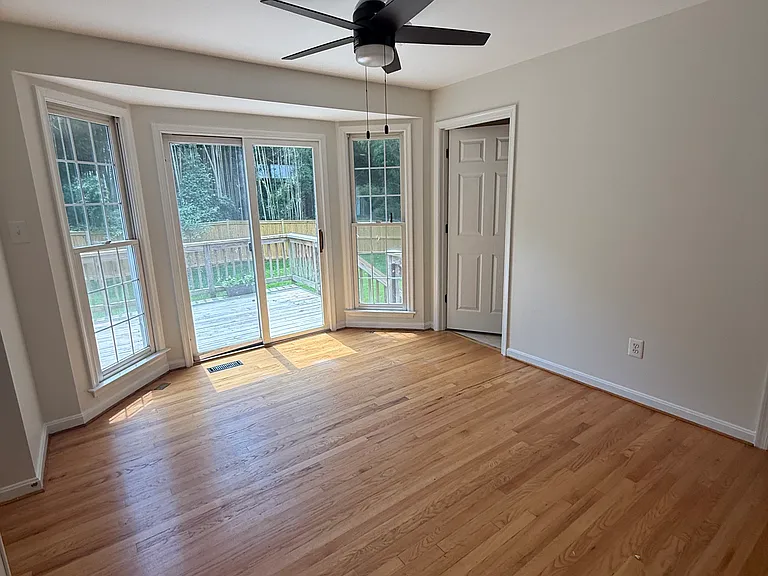 10216 Capitol View Ave — Photo 8