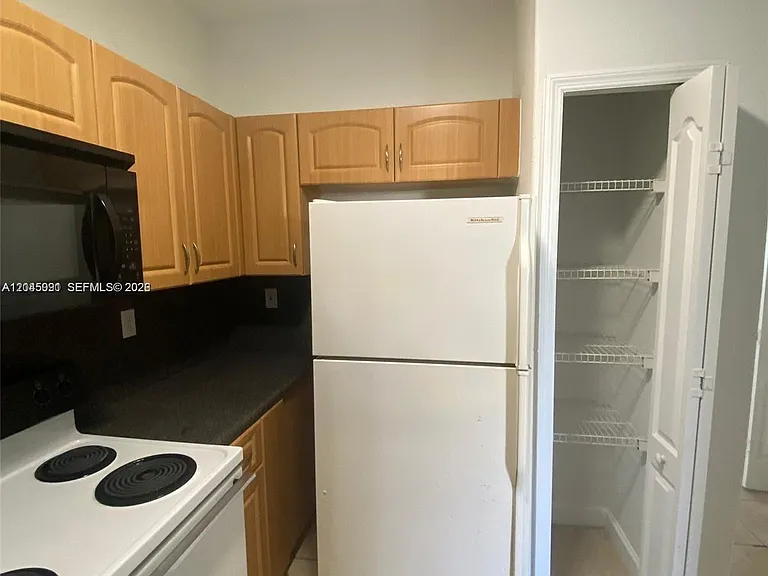 1660 SE 29th St #109 — Photo 3