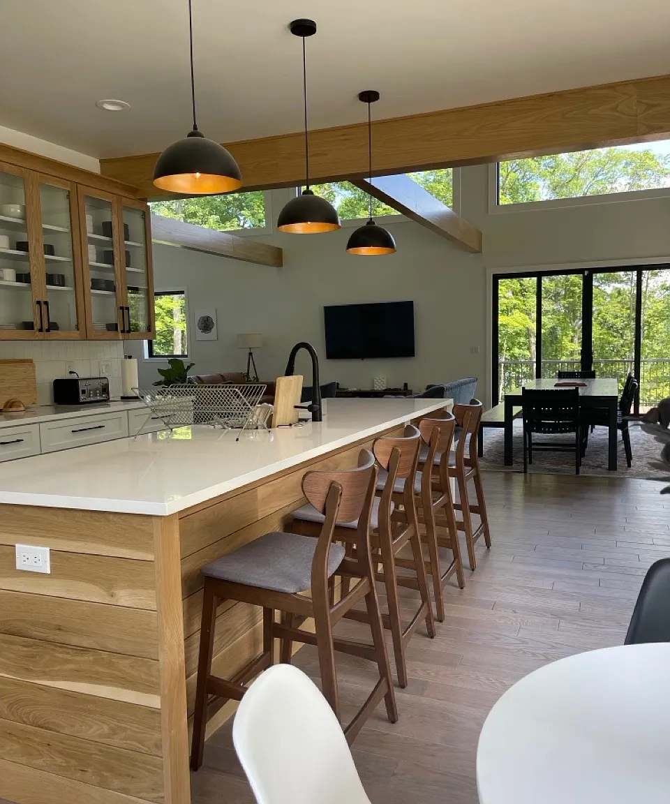 4 bed, 3600 sqft, $3,200 — Photo 3