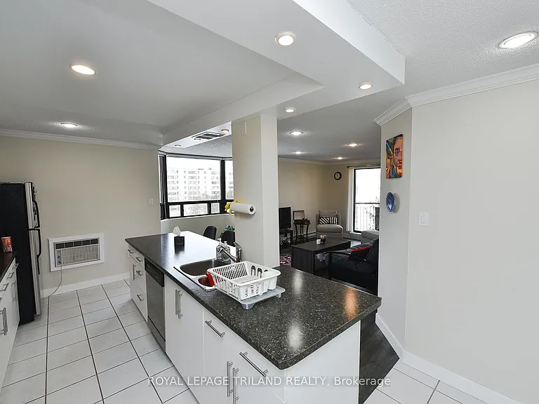 75 Huxley St #605 — Photo 6