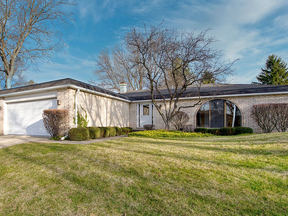 1st image of 254 Arrowwood Dr