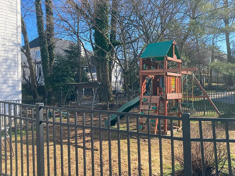 305 Flannery Ln — Photo 18