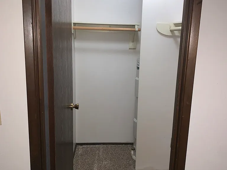 Hidden Lake Apartments — Photo 28