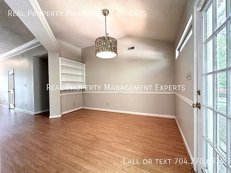 801 Water Wheel Ct — Photo 10