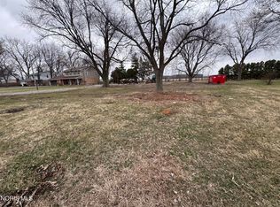 19330 N Dixie Hwy, Bowling Green, OH 43402