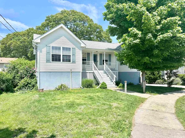205 Columbus Pl, Somers Point, NJ 08244