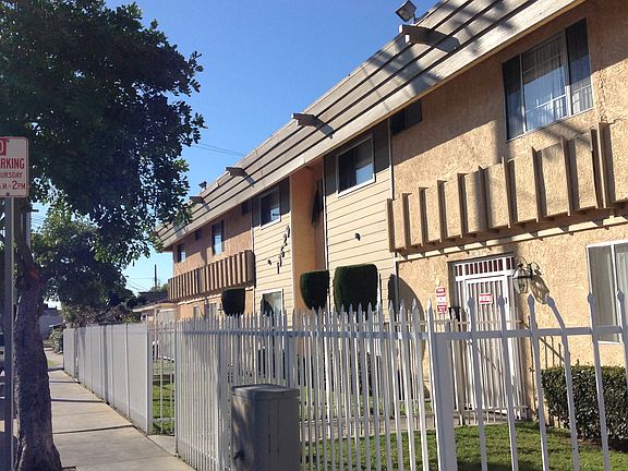 3rd image of 13629 Kornblum Ave APT 21