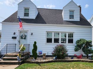 28 Monahan Ct, Hanover Township, PA 18706