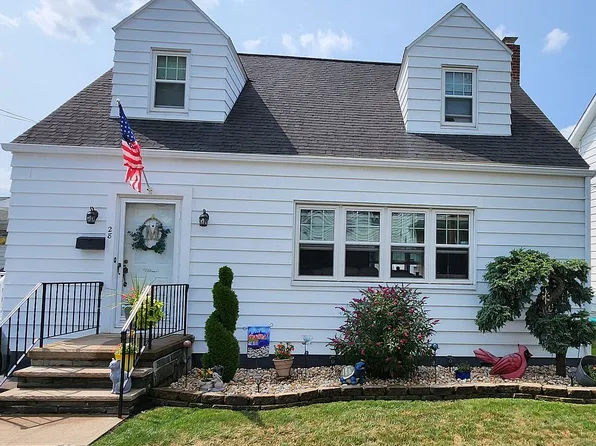 28 Monahan Ct, Hanover Township, PA 18706