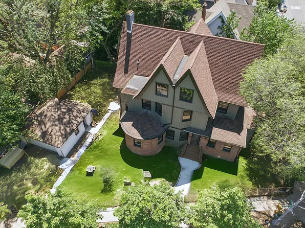 695 E 21st St Unit 1, Brooklyn, NY 11210