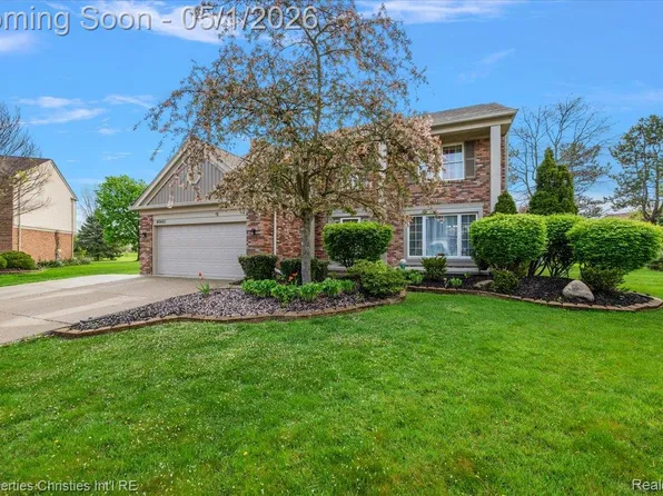 46481 E Oak Manor Ct, Canton, MI 48187