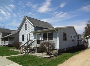 14 W Main St, Amboy, IL 61310