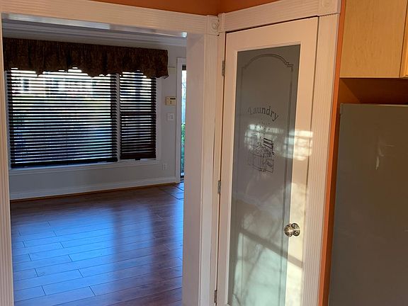 5th image of 144 Marion St