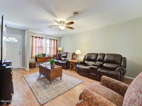 4th image of 20 Westport Drive #71