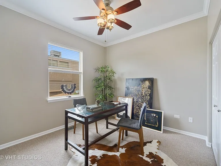 2042 W Warren Blvd — Photo 20