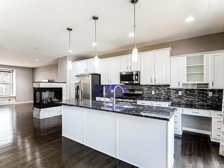 8974 SW Village Loop — Photo 4