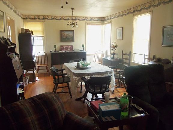 4th image of 177 E Brumby Ave