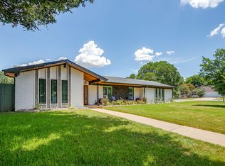 400 Glenn Dr, Hurst, TX 76053