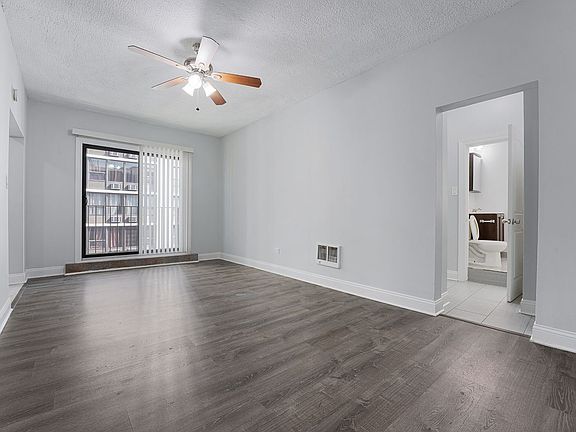 2nd image of 4520 N Clarendon Ave APT 805