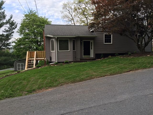 1st image of 216 Windwood Cir