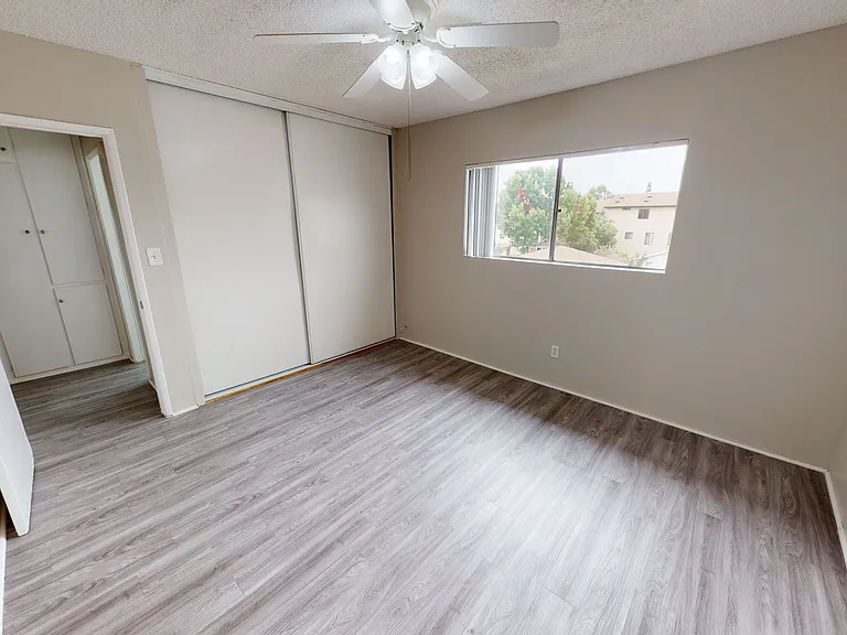 708 Venice Way — Photo 8