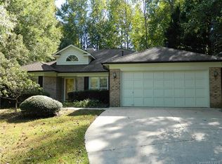 220 Charter Oak Ct, Mooresville, NC 28115