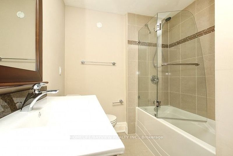 Toronto House for rent - 4 Bedrooms — photo 19