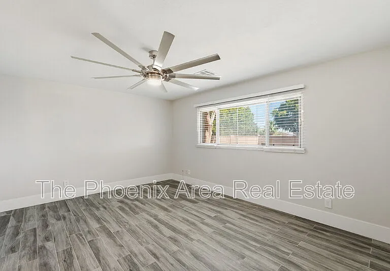 447 E Carson Dr — Photo 21