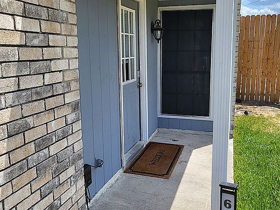 2nd image of 603 Stonewall Dr