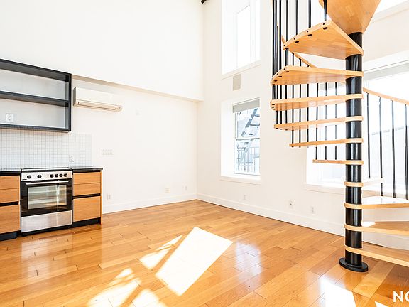 5th image of 783 Knickerbocker Ave #404