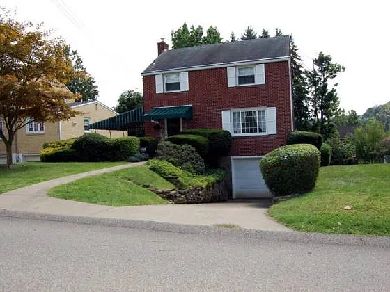 1316 Maple Ave photo 1