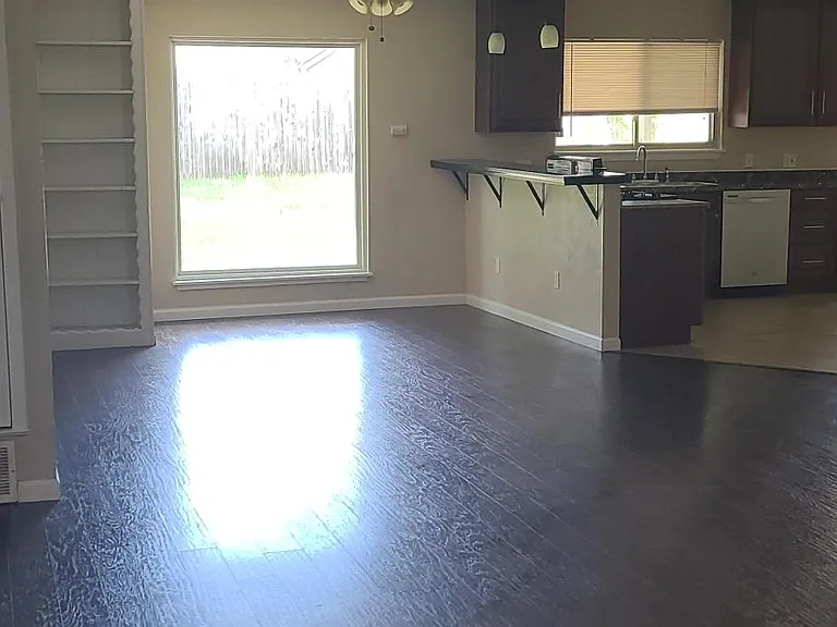 832 Twilight Trl — Photo 11