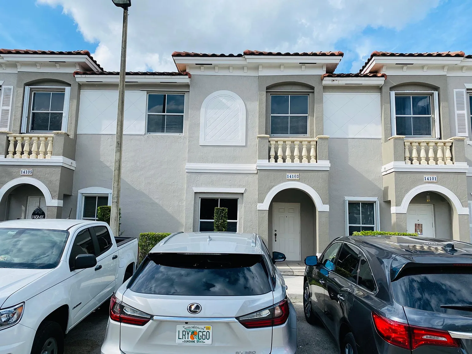 3 bed, 2.5 bath, 1505 sqft, $2,945 — Photo 2