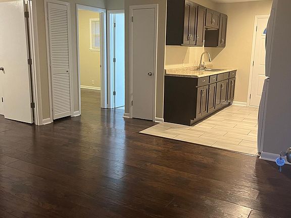 2nd image of 124 Fairfield Ave #3