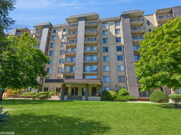 5400 Walnut Ave Unit 814, Downers Grove, IL 60515