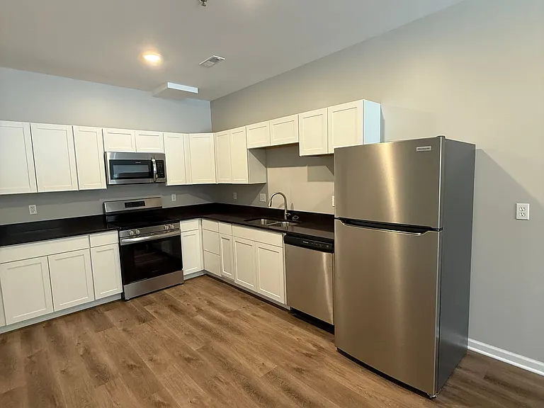 1301 McKee St #102 — Photo 13