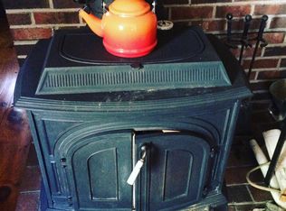 4 Stagecoach Rd, Amherst, MA 01002