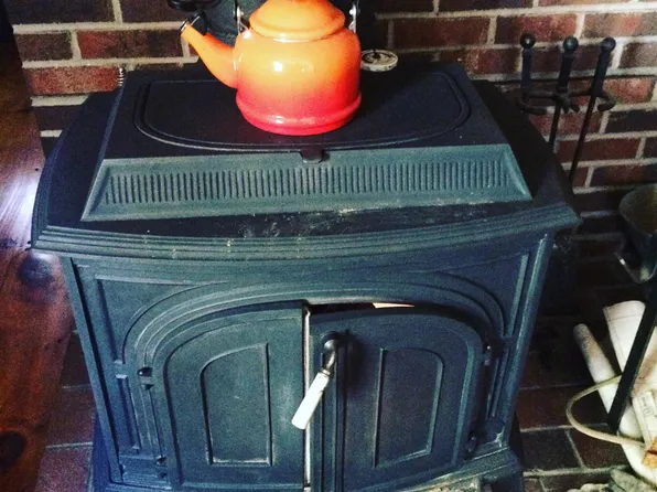 4 Stagecoach Rd, Amherst, MA 01002