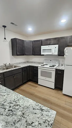 912 Joyce Dr #912 Photo 1