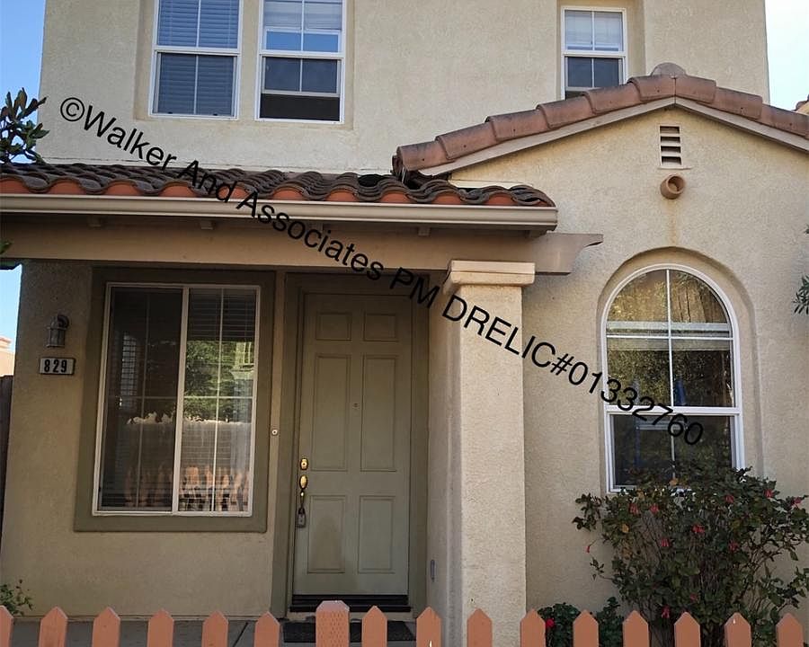 1st image of 829 E Tulip Ln