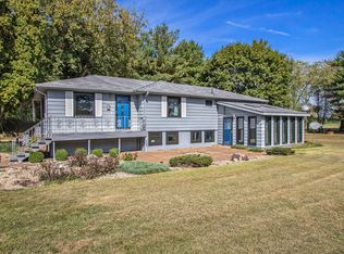 5869 River Rd, Sodus, MI 49126