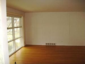 3rd image of 10025 S Central Park Ave