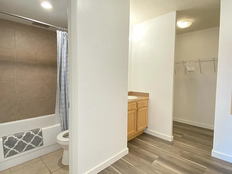909 Logan St #6G — Photo 14