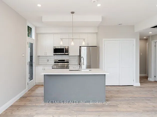 659 Donat St #201 — Photo 7