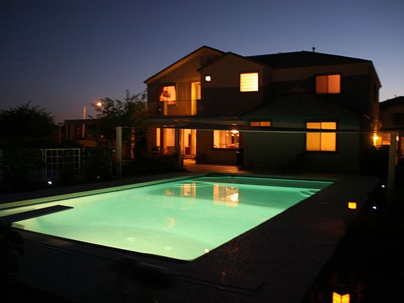 Back yard large 20x40 pool w/heater & pool cover