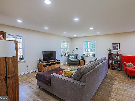 5th image of 2919 Stonybrook Dr