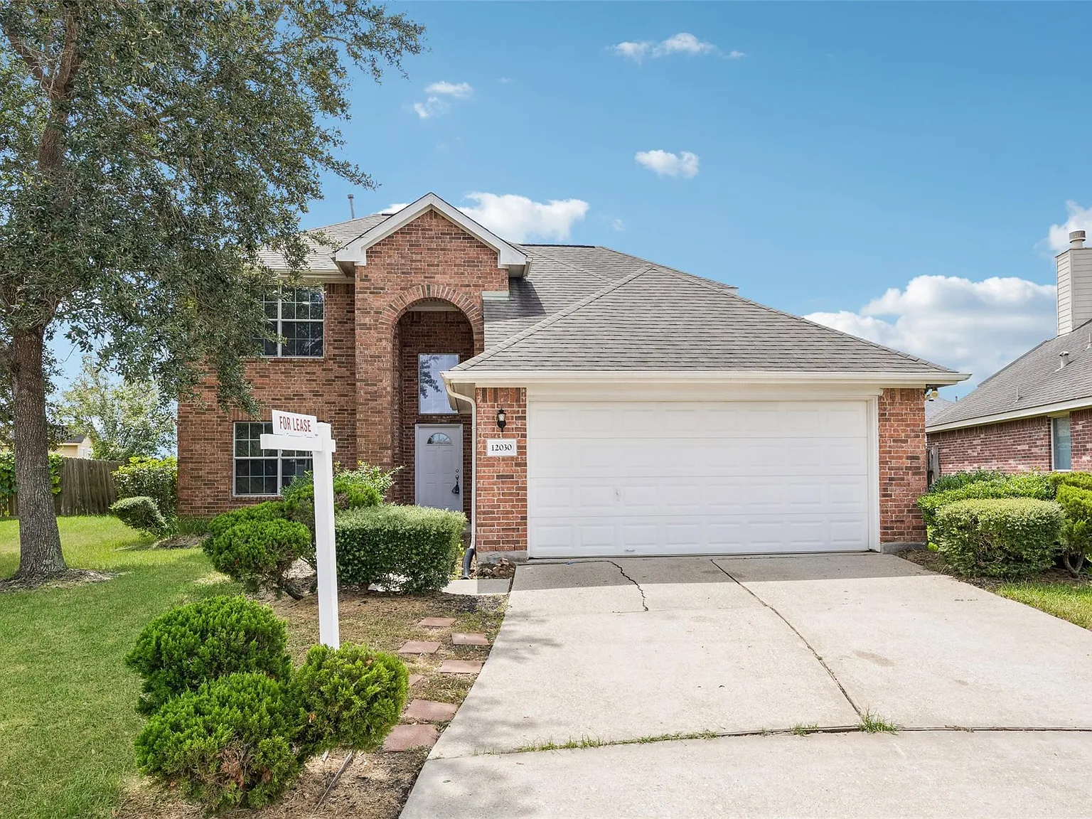 3 bed, 2.5 bath, 2092 sqft, $2,600 — Photo 2