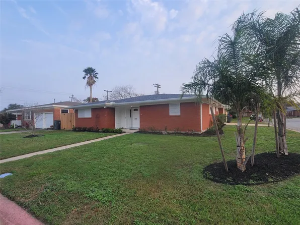 107 Avalon Way, Galveston, TX 77550