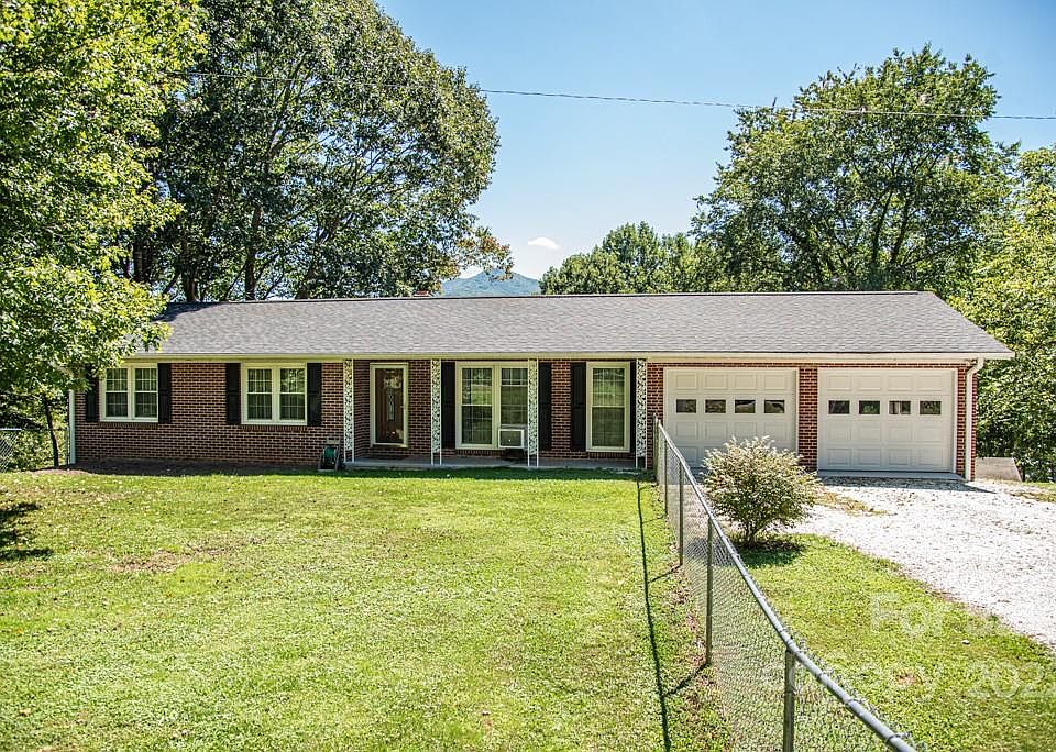 1st image of 834 Green Mountain Dr