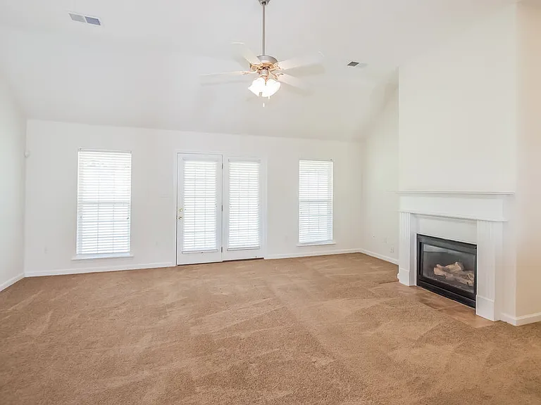 2227 Linda Shore Dr — Photo 6